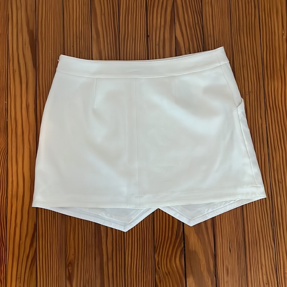 BCBG Max Azria off white Beckett asymmetric mini skirt size S - Picture 5 of 7